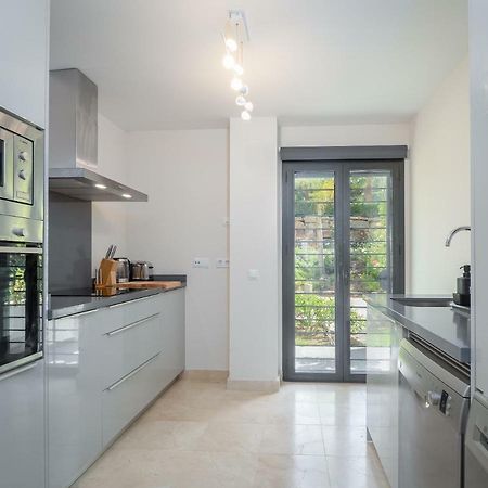 Amazing Two Bedroom Apartment In Los Flamingos, Marbella Естепона Екстериор снимка