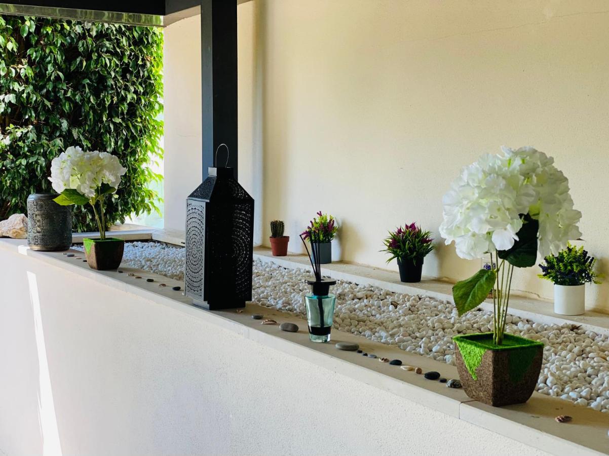 Amazing Two Bedroom Apartment In Los Flamingos, Marbella Естепона Екстериор снимка