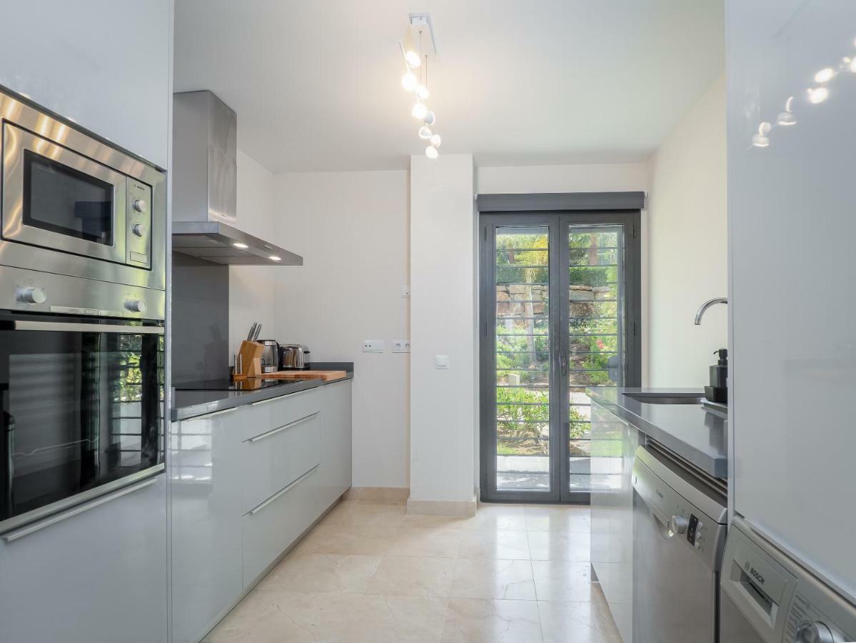 Amazing Two Bedroom Apartment In Los Flamingos, Marbella Естепона Екстериор снимка